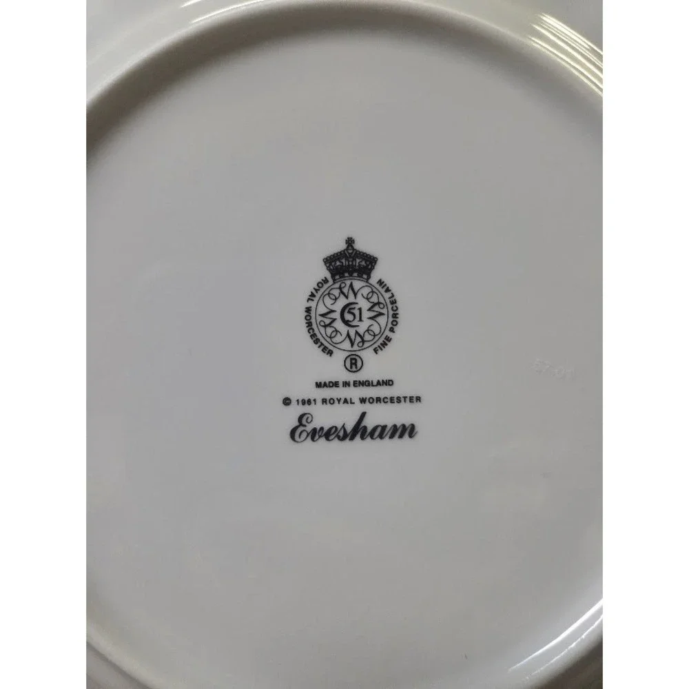 Royal Worcester Evesham Fine Porcelain 8.5 Inch Salad Plates Set of 2 England